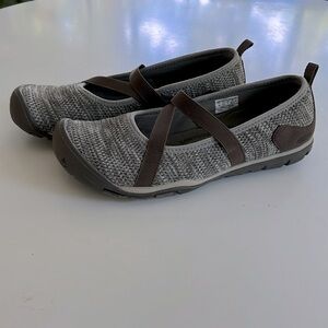 Women's KEEN Hush Knit Mary Jane Shoes Sz 9.5 dark Beige Slip On